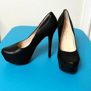 Jessica Simpson Waleo Platform heels 8.5